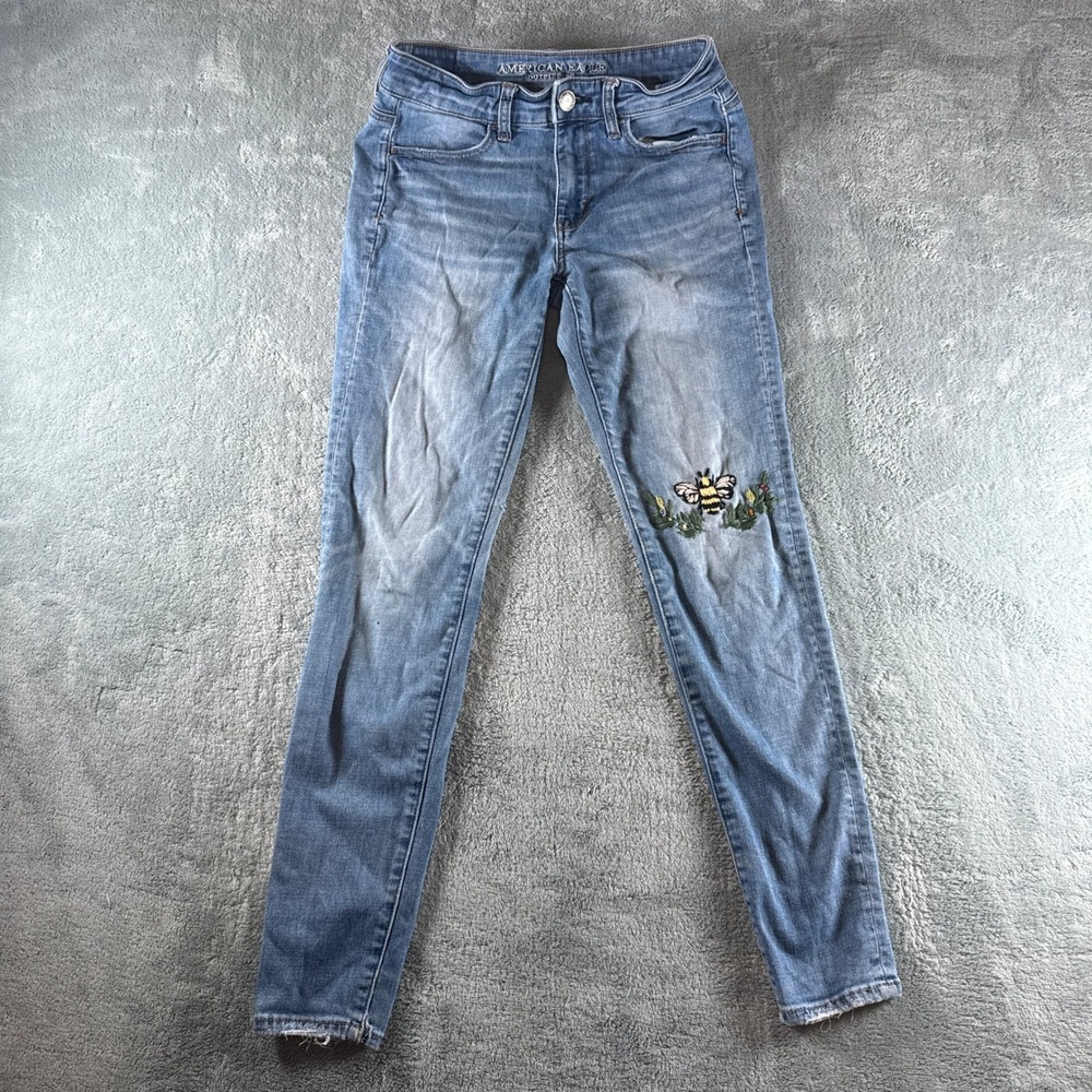 American Eagle Super Stretch X Bee Embroidered Skinny Jeans Medium Wash Size 2